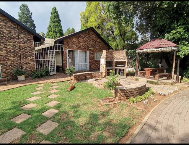 3 BEDROOM HOUSE FOR SALE IN VANDERBIJLPARK SE 3